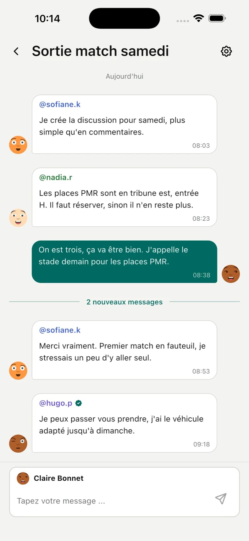 Aperçu d'une conversation de groupe dans la messagerie de l'application MobaLink.